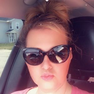 Meet your Posher, Lynette